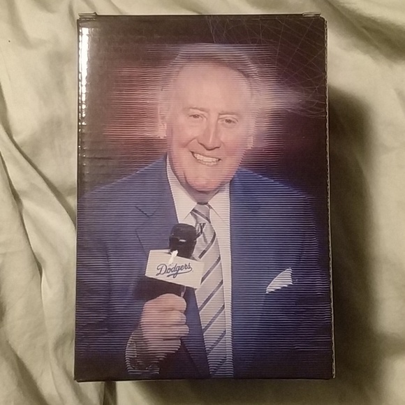 Vin Scully Commemorative Microphone Statue - Picture 2 of 3